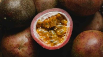 कृष्णा फल के फायदे और नुकसान Passion Fruit In Hindi